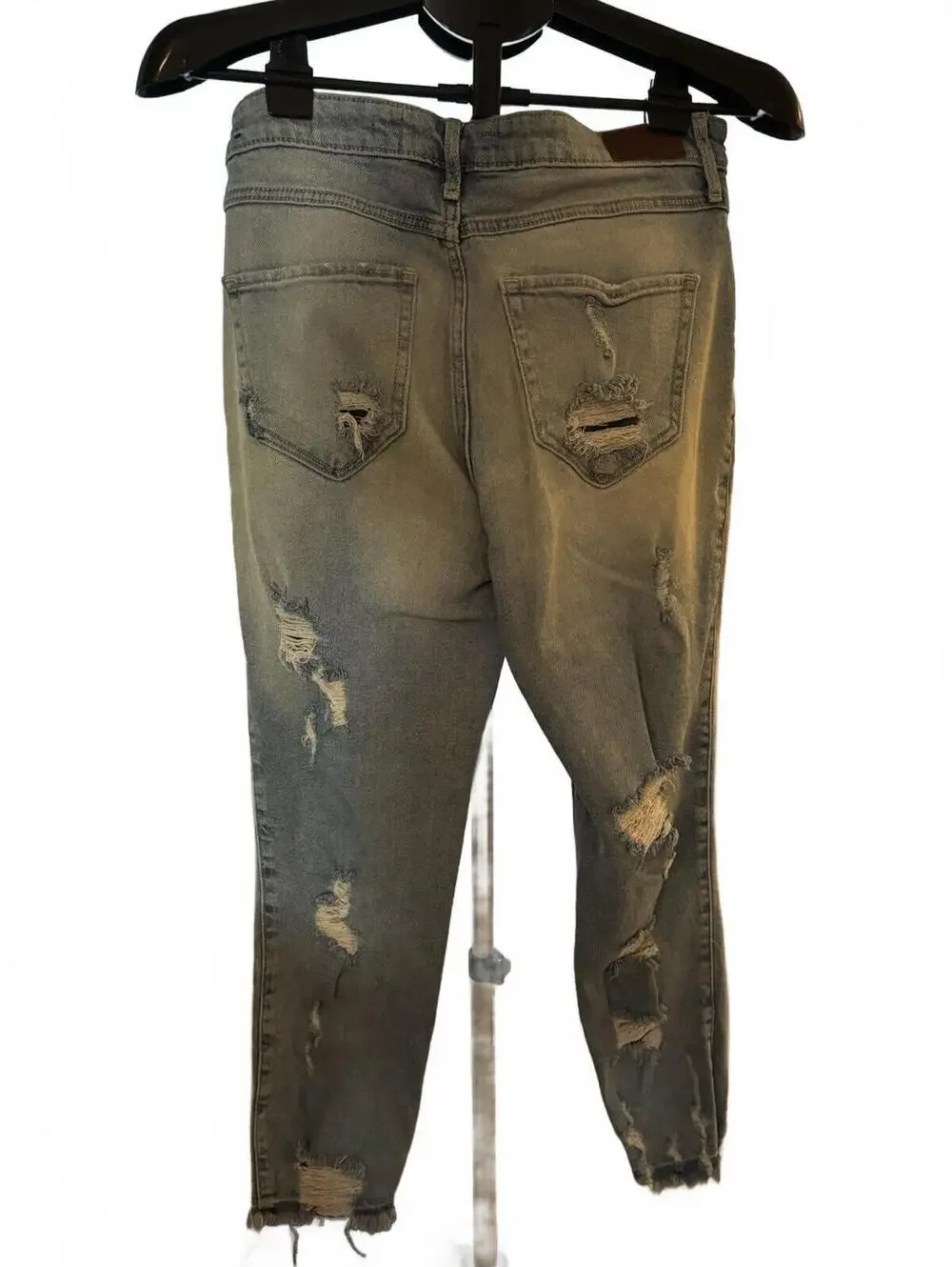 INDIGO REIN DISTRESSED JEANS